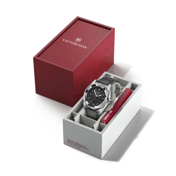 Reloj Concept One Solar negro correa de caucho Victorinox