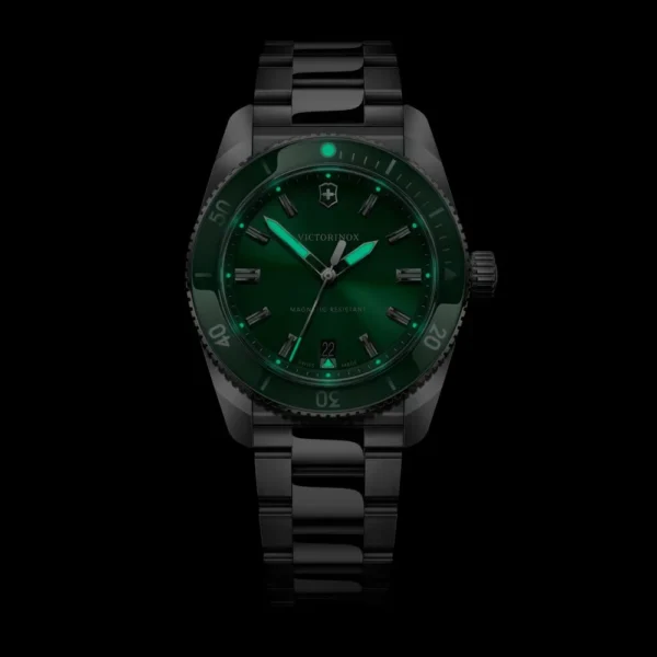 Reloj Victorinox Maverick Quartz