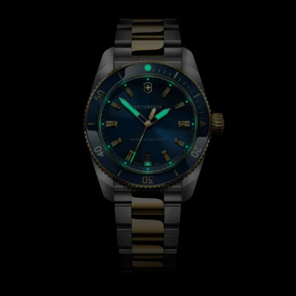 Reloj Victorinox Maverick Quartz Azul Bitono